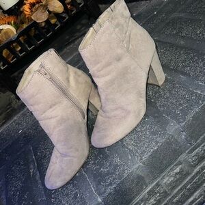 Women's heeled booties